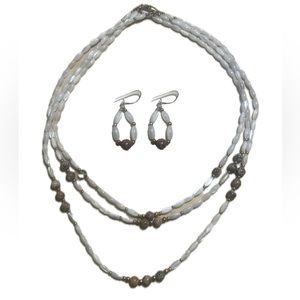 Three strand pearl necklace+earrings!